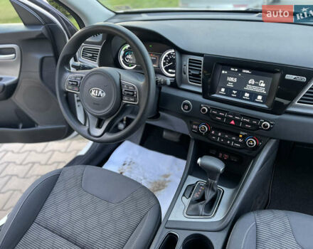 Киа Niro 2019 в Луцке на Automoto.ua Белый Киа Niro, объемом двигателя 1.58 л и пробегом 212 тыс. км за 15999 $, фото 21 на Automoto.ua
