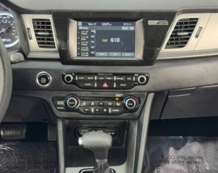 Белый Киа Niro, объемом двигателя 1.6 л и пробегом 50 тыс. км за 9000 $, фото 10 на Automoto.ua