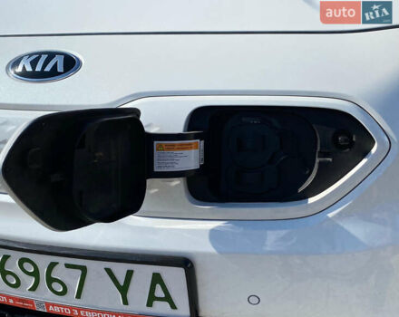 Белый Киа Niro, объемом двигателя 0 л и пробегом 70 тыс. км за 18850 $, фото 23 на Automoto.ua