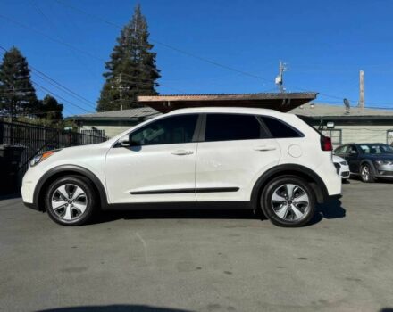 Білий Кіа Niro, об'ємом двигуна 1.6 л та пробігом 34 тис. км за 9700 $, фото 4 на Automoto.ua