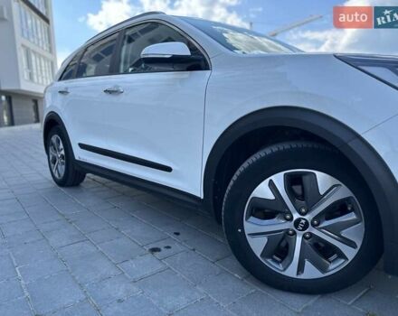 Белый Киа Niro, объемом двигателя 0 л и пробегом 145 тыс. км за 19700 $, фото 16 на Automoto.ua
