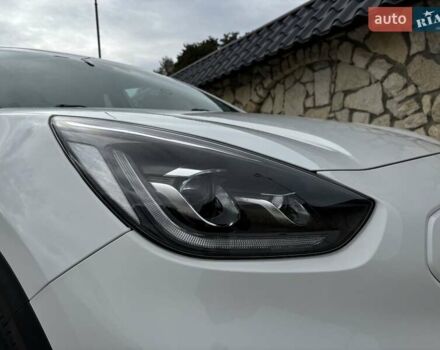 Киа Niro 2019 в Львове на Automoto.ua Белый Киа Niro, объемом двигателя 0 л и пробегом 97 тыс. км за 19000 $, фото 12 на Automoto.ua