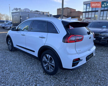 Белый Киа Niro, объемом двигателя 0 л и пробегом 210 тыс. км за 15900 $, фото 6 на Automoto.ua