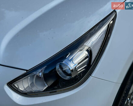 Білий Кіа Niro, об'ємом двигуна 0 л та пробігом 204 тис. км за 17800 $, фото 46 на Automoto.ua