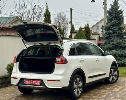 Белый Киа Niro, объемом двигателя 1.6 л и пробегом 213 тыс. км за 16500 $, фото 27 на Automoto.ua