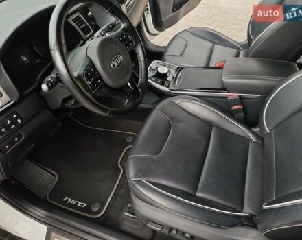 Белый Киа Niro, объемом двигателя 0 л и пробегом 162 тыс. км за 17300 $, фото 33 на Automoto.ua