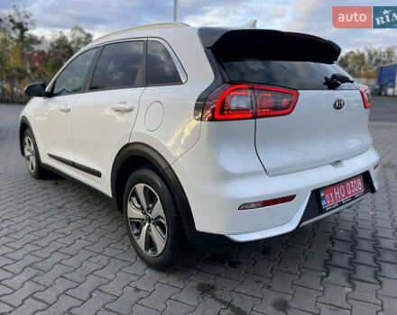 Киа Niro 2019 в Луцке на Automoto.ua Белый Киа Niro, объемом двигателя 1.58 л и пробегом 212 тыс. км за 15999 $, фото 9 на Automoto.ua