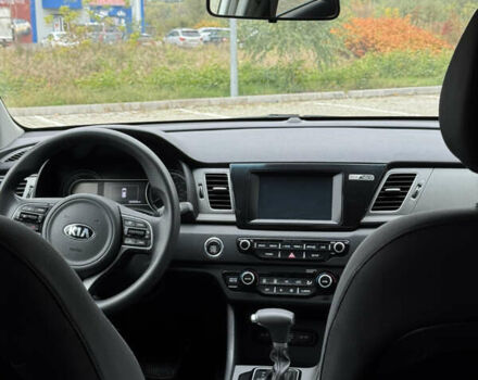 Киа Niro 2019 в Хмельницком на Automoto.ua Белый Киа Niro, объемом двигателя 1.6 л и пробегом 320 тыс. км за 12400 $, фото 9 на Automoto.ua