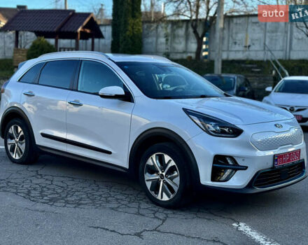 Белый Киа Niro, объемом двигателя 0 л и пробегом 135 тыс. км за 16999 $, фото 3 на Automoto.ua