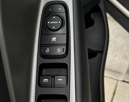 Киа Niro 2019 в Хмельницком на Automoto.ua Белый Киа Niro, объемом двигателя 1.6 л и пробегом 320 тыс. км за 12400 $, фото 20 на Automoto.ua