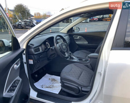 Киа Niro 2019 в Луцке на Automoto.ua Белый Киа Niro, объемом двигателя 1.58 л и пробегом 212 тыс. км за 15999 $, фото 23 на Automoto.ua