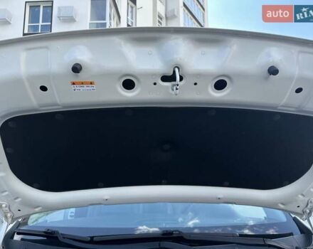 Белый Киа Niro, объемом двигателя 0 л и пробегом 145 тыс. км за 19700 $, фото 24 на Automoto.ua