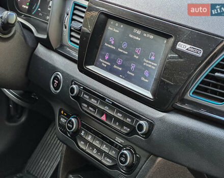 Білий Кіа Niro, об'ємом двигуна 0 л та пробігом 204 тис. км за 17800 $, фото 115 на Automoto.ua