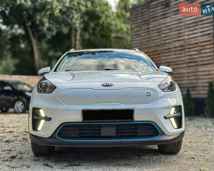 Білий Кіа Niro, об'ємом двигуна 0 л та пробігом 204 тис. км за 17800 $, фото 9 на Automoto.ua