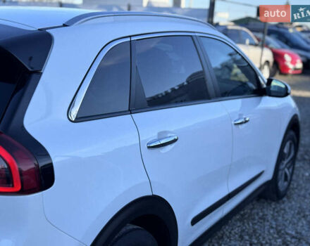 Белый Киа Niro, объемом двигателя 0 л и пробегом 210 тыс. км за 15900 $, фото 14 на Automoto.ua