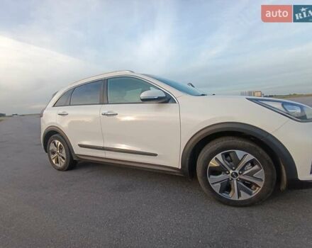 Киа Niro 2019 в Радивилове на Automoto.ua Белый Киа Niro, объемом двигателя 0 л и пробегом 126 тыс. км за 17800 $, фото 9 на Automoto.ua