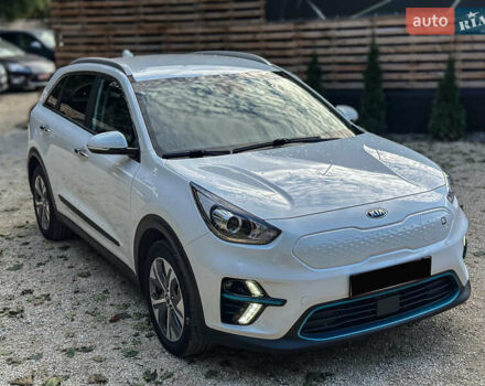 Білий Кіа Niro, об'ємом двигуна 0 л та пробігом 204 тис. км за 17800 $, фото 8 на Automoto.ua