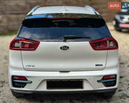 Білий Кіа Niro, об'ємом двигуна 0 л та пробігом 204 тис. км за 17800 $, фото 37 на Automoto.ua