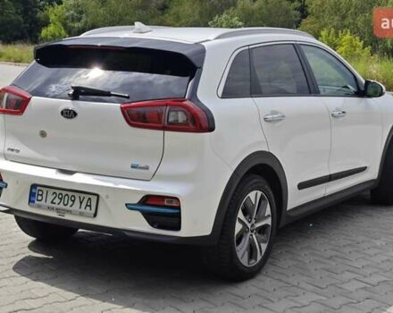 Белый Киа Niro, объемом двигателя 0 л и пробегом 162 тыс. км за 17300 $, фото 3 на Automoto.ua
