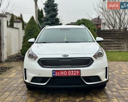 Белый Киа Niro, объемом двигателя 1.6 л и пробегом 213 тыс. км за 16500 $, фото 2 на Automoto.ua