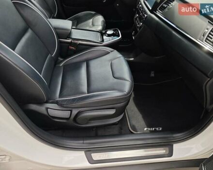 Белый Киа Niro, объемом двигателя 0 л и пробегом 162 тыс. км за 17300 $, фото 57 на Automoto.ua