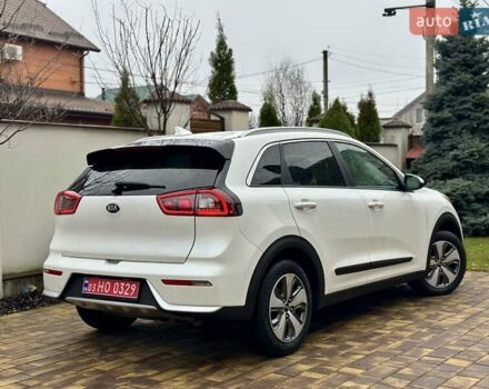 Белый Киа Niro, объемом двигателя 1.6 л и пробегом 213 тыс. км за 16500 $, фото 24 на Automoto.ua
