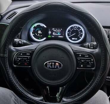 Белый Киа Niro, объемом двигателя 1.58 л и пробегом 191 тыс. км за 17300 $, фото 15 на Automoto.ua