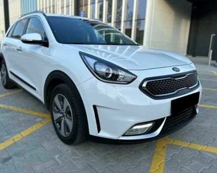Белый Киа Niro, объемом двигателя 0 л и пробегом 91 тыс. км за 11300 $, фото 2 на Automoto.ua