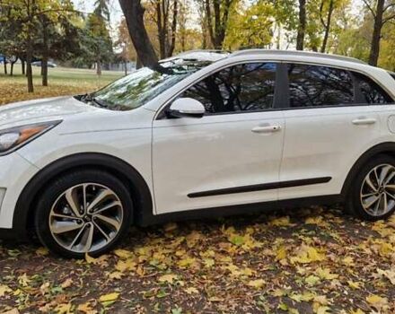 Белый Киа Niro, объемом двигателя 1.58 л и пробегом 191 тыс. км за 17300 $, фото 4 на Automoto.ua