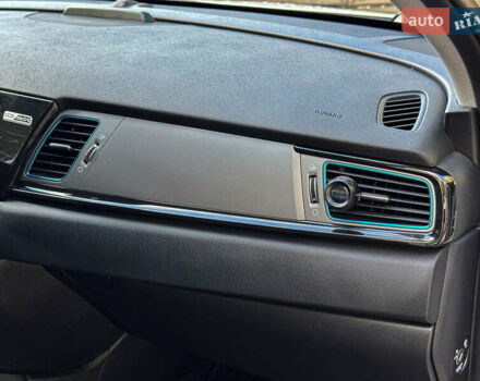 Білий Кіа Niro, об'ємом двигуна 0 л та пробігом 204 тис. км за 17800 $, фото 113 на Automoto.ua