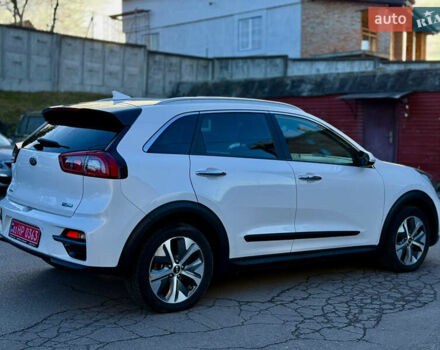 Белый Киа Niro, объемом двигателя 0 л и пробегом 135 тыс. км за 16999 $, фото 6 на Automoto.ua
