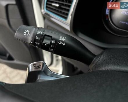 Белый Киа Niro, объемом двигателя 0 л и пробегом 100 тыс. км за 18999 $, фото 40 на Automoto.ua