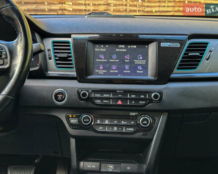 Білий Кіа Niro, об'ємом двигуна 0 л та пробігом 204 тис. км за 17800 $, фото 93 на Automoto.ua