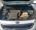 Білий Кіа Niro, об'ємом двигуна 1.6 л та пробігом 69 тис. км за 3500 $, фото 11 на Automoto.ua