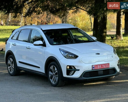 Белый Киа Niro, объемом двигателя 0 л и пробегом 147 тыс. км за 18500 $, фото 3 на Automoto.ua