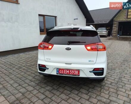Белый Киа Niro, объемом двигателя 0 л и пробегом 127 тыс. км за 17400 $, фото 3 на Automoto.ua