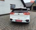 Белый Киа Niro, объемом двигателя 0 л и пробегом 127 тыс. км за 17400 $, фото 3 на Automoto.ua