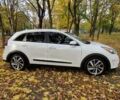 Белый Киа Niro, объемом двигателя 1.58 л и пробегом 191 тыс. км за 17300 $, фото 3 на Automoto.ua