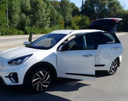 Белый Киа Niro, объемом двигателя 0 л и пробегом 199 тыс. км за 20000 $, фото 8 на Automoto.ua