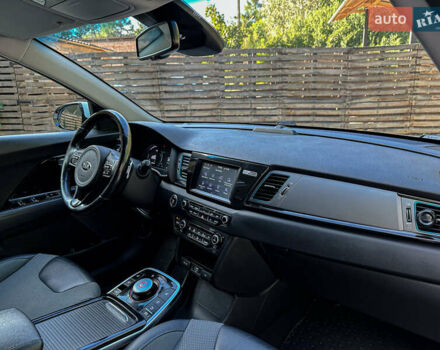 Білий Кіа Niro, об'ємом двигуна 0 л та пробігом 204 тис. км за 17800 $, фото 111 на Automoto.ua