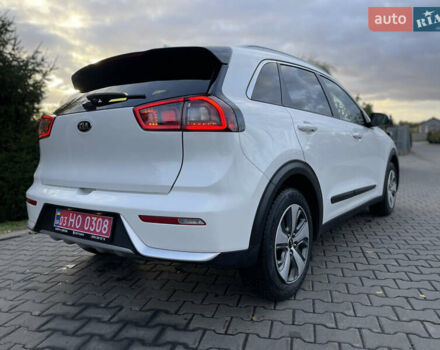 Киа Niro 2019 в Луцке на Automoto.ua Белый Киа Niro, объемом двигателя 1.58 л и пробегом 212 тыс. км за 15999 $, фото 7 на Automoto.ua