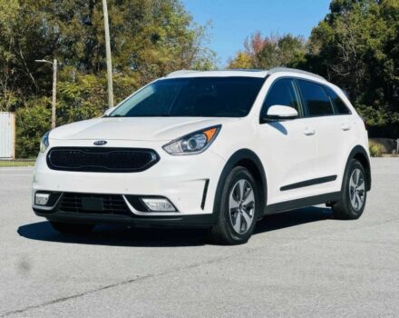 Белый Киа Niro, объемом двигателя 1.6 л и пробегом 49 тыс. км за 10200 $, фото 1 на Automoto.ua