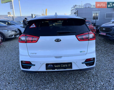 Белый Киа Niro, объемом двигателя 0 л и пробегом 210 тыс. км за 15900 $, фото 10 на Automoto.ua
