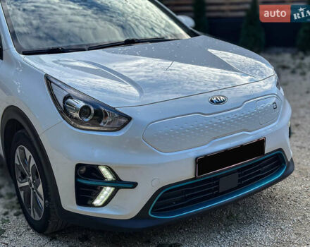 Білий Кіа Niro, об'ємом двигуна 0 л та пробігом 204 тис. км за 17800 $, фото 25 на Automoto.ua