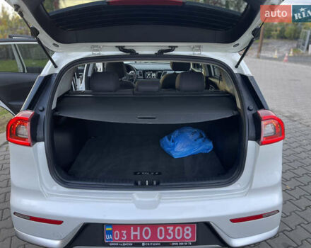 Киа Niro 2019 в Луцке на Automoto.ua Белый Киа Niro, объемом двигателя 1.58 л и пробегом 212 тыс. км за 15999 $, фото 15 на Automoto.ua