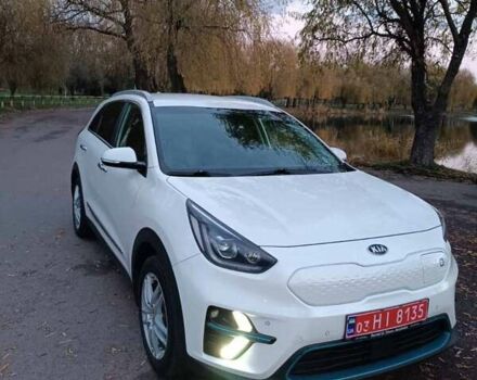 Білий Кіа Niro, об'ємом двигуна 0 л та пробігом 210 тис. км за 17600 $, фото 1 на Automoto.ua