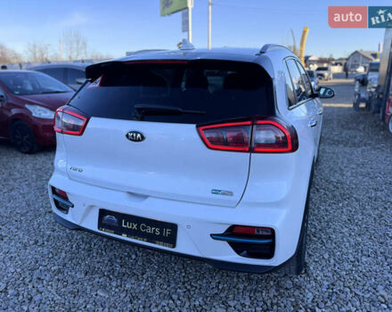 Белый Киа Niro, объемом двигателя 0 л и пробегом 210 тыс. км за 15900 $, фото 11 на Automoto.ua