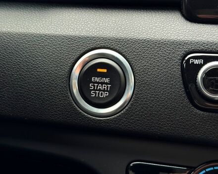 Киа Niro 2019 в Хмельницком на Automoto.ua Белый Киа Niro, объемом двигателя 1.6 л и пробегом 325 тыс. км за 13600 $, фото 13 на Automoto.ua