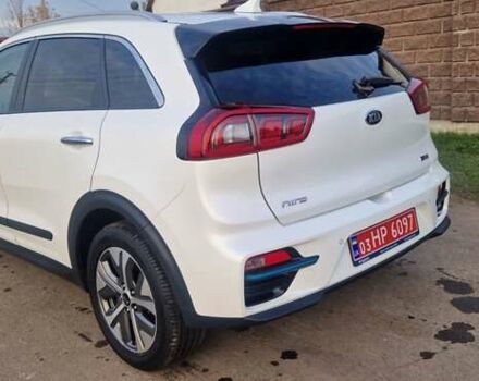 Киа Niro 2019 в Дубно на Automoto.ua Белый Киа Niro, объемом двигателя 0 л и пробегом 173 тыс. км за 17400 $, фото 5 на Automoto.ua