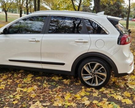 Белый Киа Niro, объемом двигателя 1.6 л и пробегом 125 тыс. км за 17300 $, фото 1 на Automoto.ua